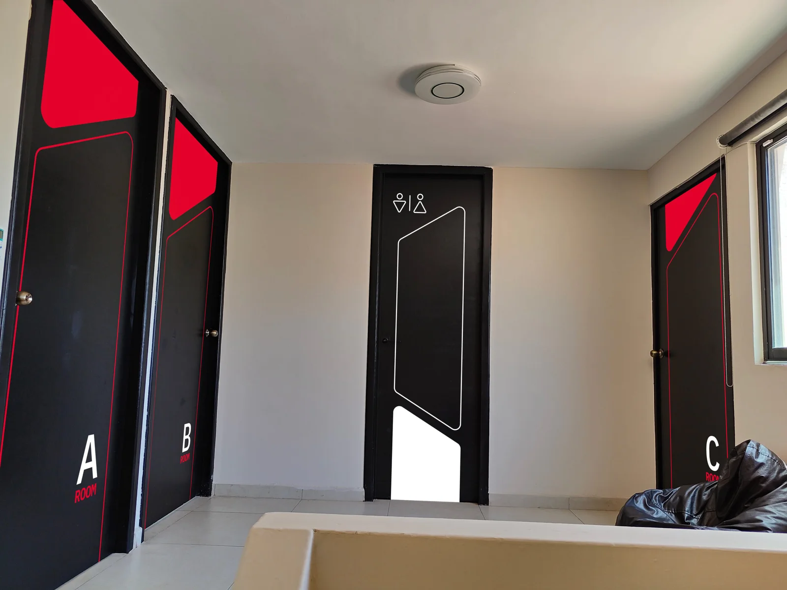 9-Puertas-Oficina-scaled-1